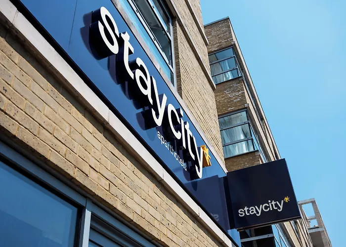 Staycity s London Greenwich High RoadAirport Hotel